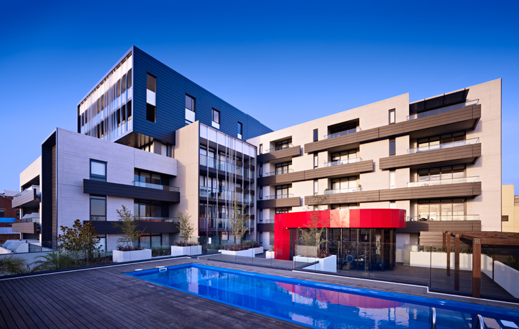 Charlie, Richmond — courtyard pool and apartments