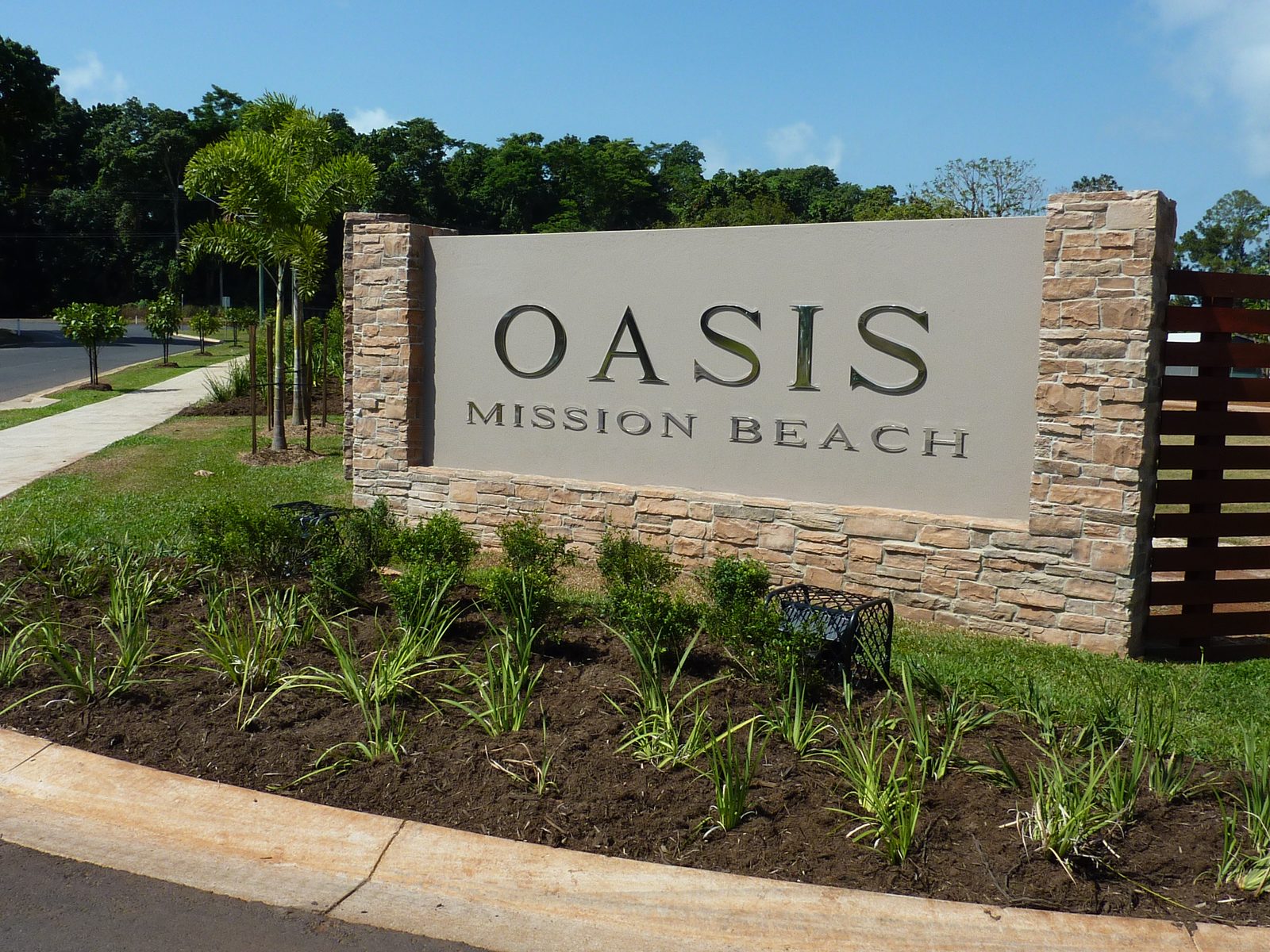 Oasis, Mission Beach, QLD — exterior finishes oasis signage 3